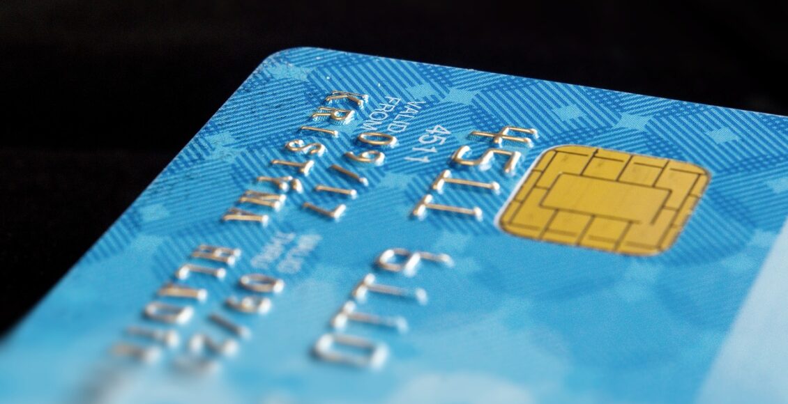 matéria fala sobre as mudanças preistas pelo Banco Central para a concessão de um cartão decrédito