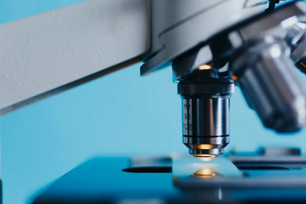 Laboratório - microscópio