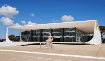 Ministro pode sofrer pedido de impeachment