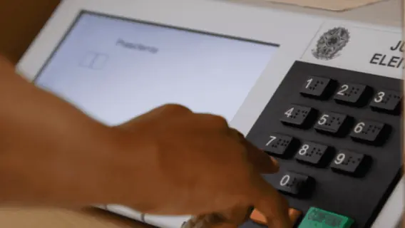 Pré-candidatos sob pressão