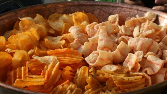 Fabricantes de salgadinhos busca adaptação às mudanças no consumo