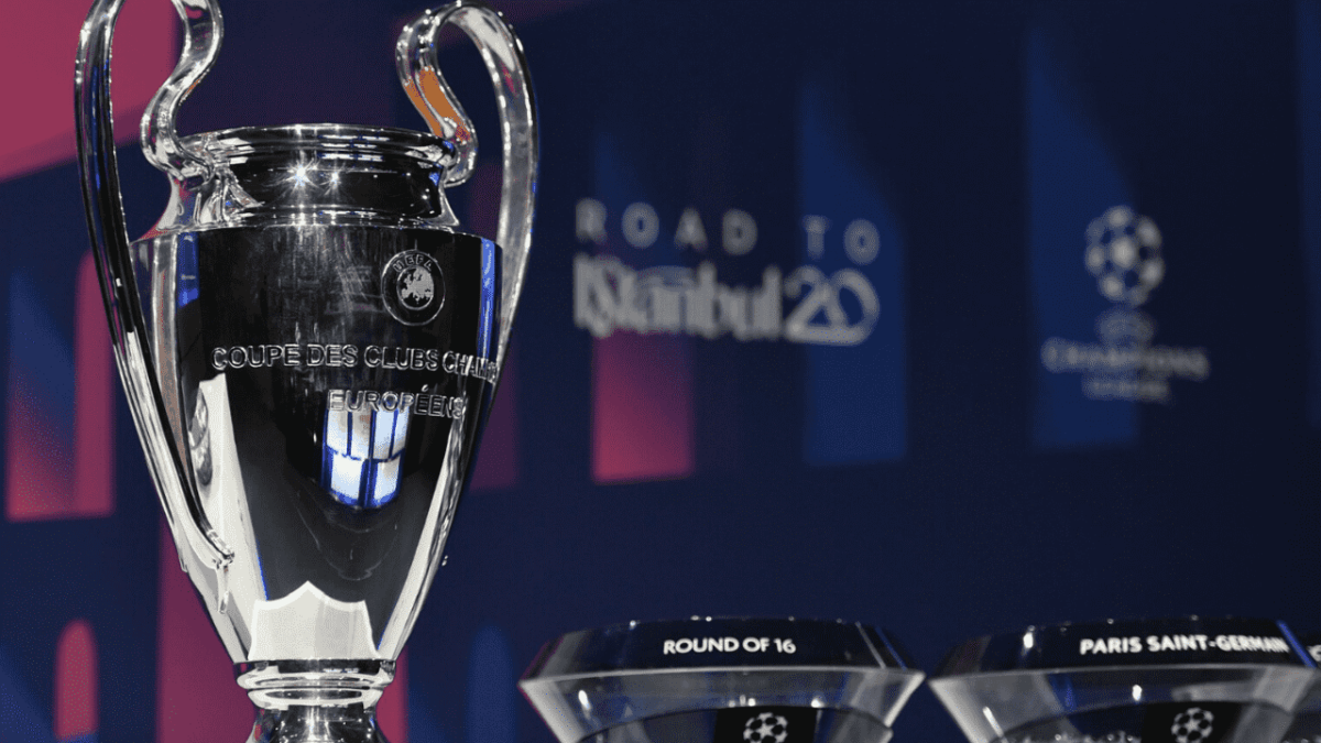 Taça da champions league em destaque no sorteio das quartas de final