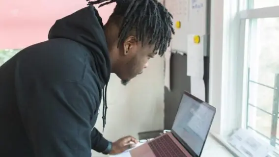 Confira 5 maneiras para ganhar dinheiro na internet