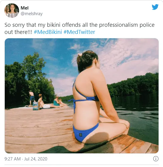 Médicas fazem protesto de biquíni