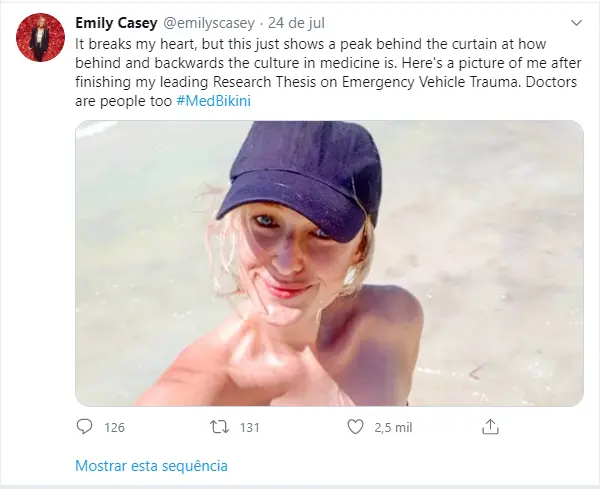 Médicas fazem protesto de biquíni