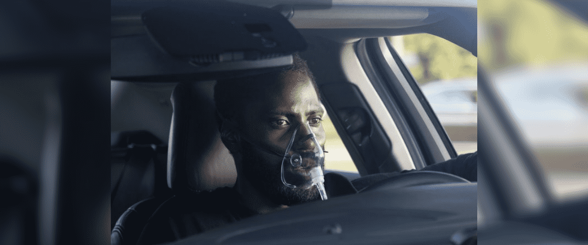John David Washington em cena de Tenet, novo longa-metragem de Christopher Nolan