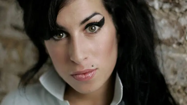 9 anos sem Amy Winehouse: relembre a vida da cantora