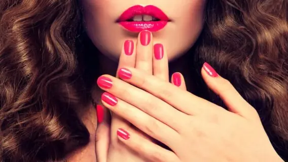 Vitaminas para cabelos e unhas: nutrientes para deixá-los mais bonitos