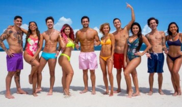 Participantes do De Férias com o Ex Brasil posados na praia