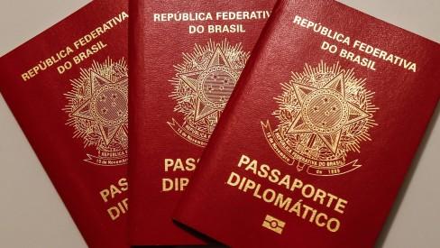 Deputado propoe regras para restringir passaportes diplomaticos