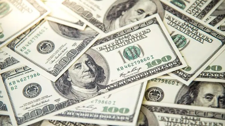 Cotação do dólar 24/07/2020: moeda fecha em baixa a R$ 5,02