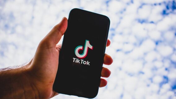 O TikTok é seguro? Entenda as polêmicas do aplicativo