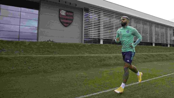 Gabigol se recupera de lesão e deve enfrentar o Santos no domingo