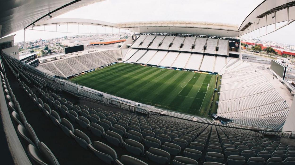 Quando o estádio do Corinthians mudou de nome?