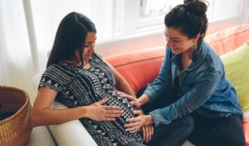 doula e mulher grávida