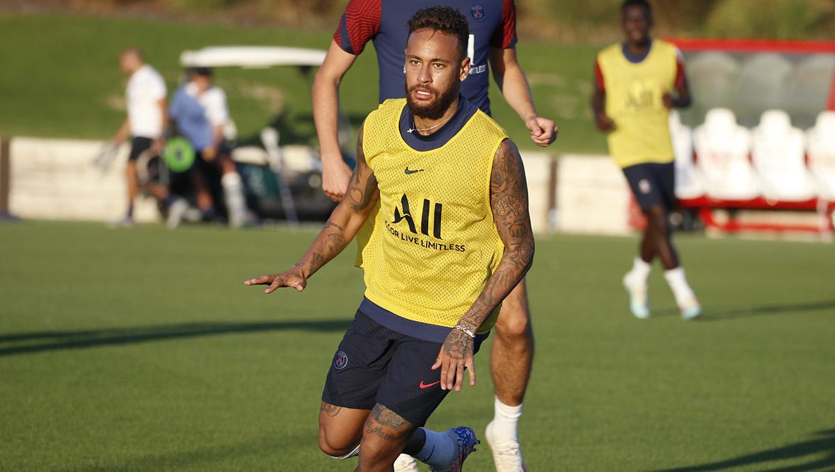 Neymar treina no PSG