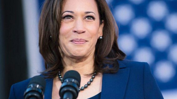 Joe Biden escolhe Kamala Harris como companheira de chapa