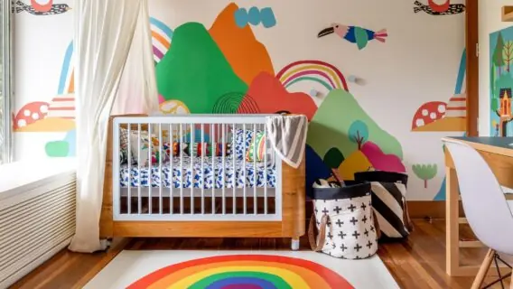 Decoração de quarto de bebê: saiba como sair do convencional apostando nas cores