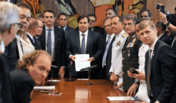 Saiba o que é o centrão e qual sua influência na política brasileira