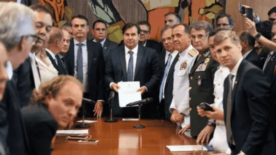 Saiba o que é o centrão e qual sua influência na política brasileira