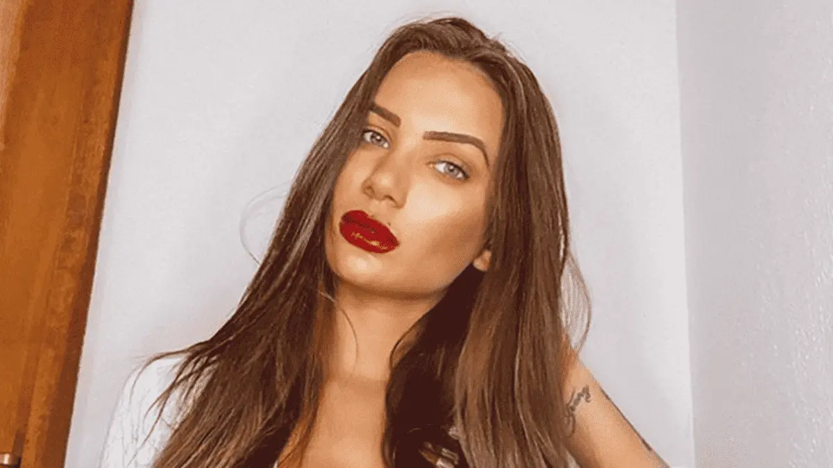 Imagem de Stéfani Bays na Enquete A Fazenda 12