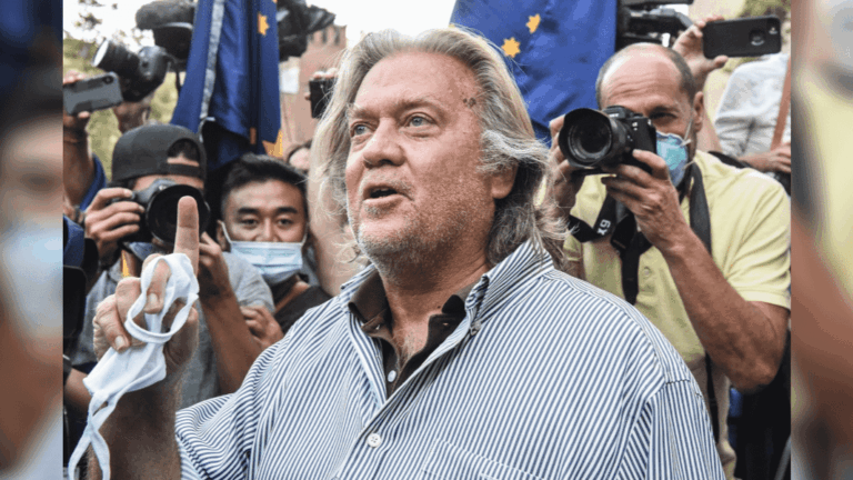 Quem é Steve Bannon, ex-braço direito de Donald Trump?