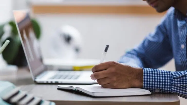 Como aprender inglês sozinho: técnicas e recursos para estudar o idioma