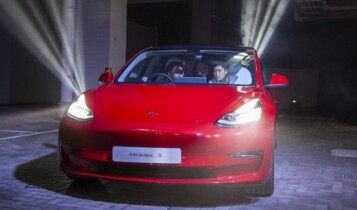carros automaticos da tesla lançamento