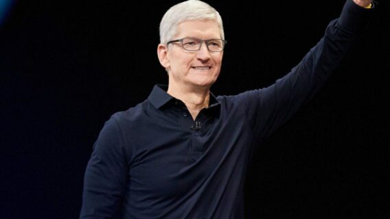 Chefe da Apple, Tim Cook, entra para o clube dos bilionários