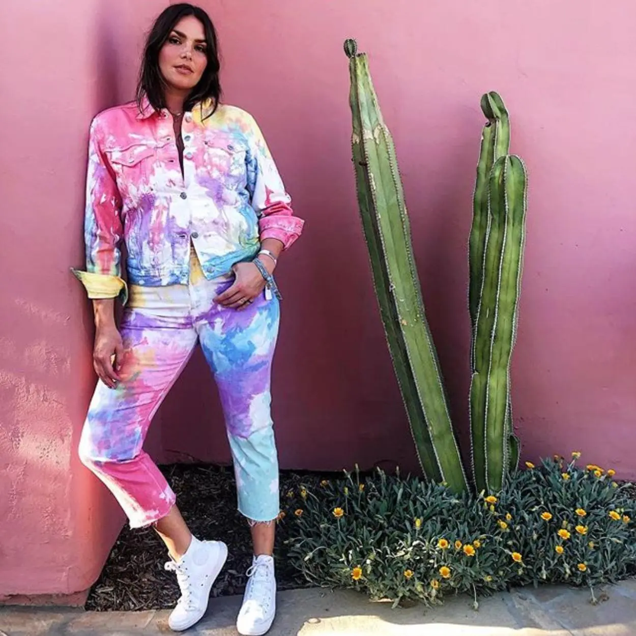 Conjunto tie dye jeans.