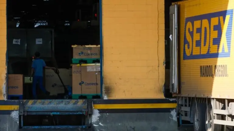 Greve dos Correios: saiba o que fazer com faturas e encomendas