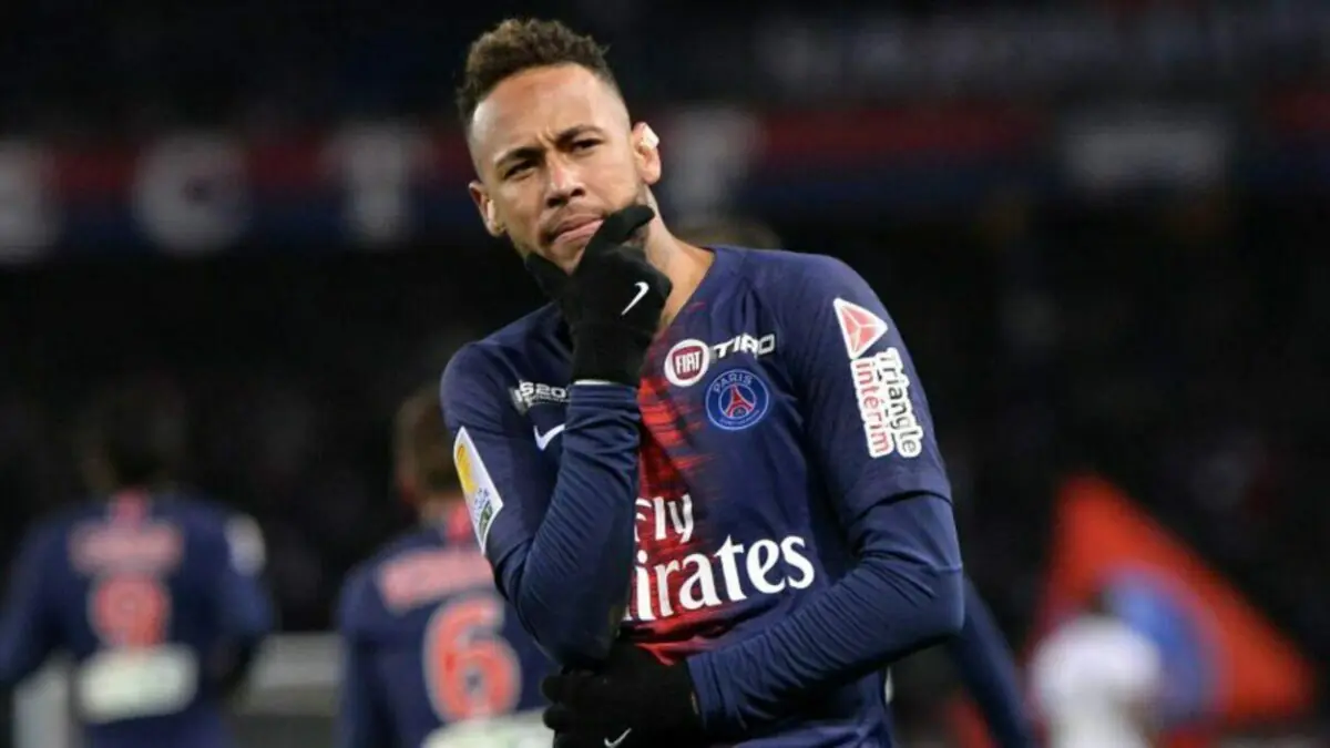 Imagem mostra Neymar em PSG e Atalanta
