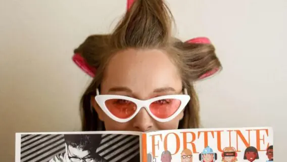 Defrizante para cabelo é a melhor opção para uma rotina de beleza prática