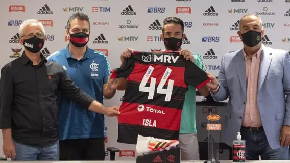 Flamengo anuncia reforço, mas confirma dois titulares lesionados