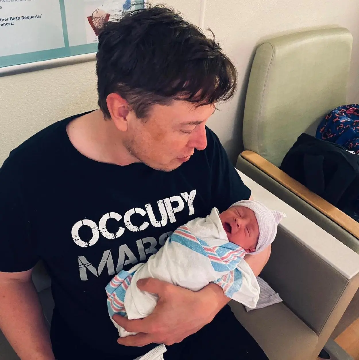 elon musk apresenta seu bebê elon musk apresenta seu bebê