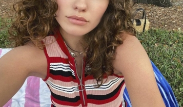 estrela da disney ronni hawk é acusada de violência doméstica