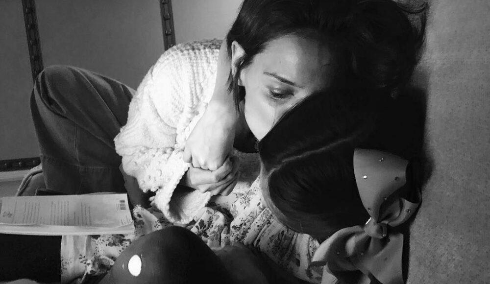 Katie Holmes e a filha Suri Cruise