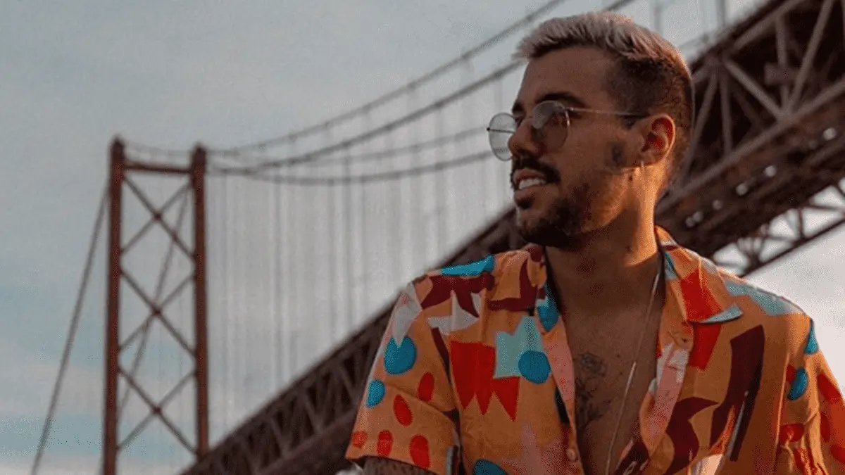 Lipe Ribeiro na Enquete A Fazenda 12