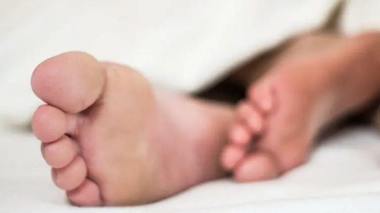 Micose nos pés: saiba como prevenir e cuidar dos pés no inverno