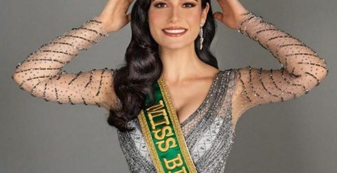 Eleita Miss Brasil 2020, Julia Gama posada com a coroa na cabeça e a faixa de Miss Brasil