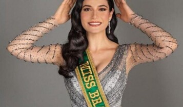 Eleita Miss Brasil 2020, Julia Gama posada com a coroa na cabeça e a faixa de Miss Brasil