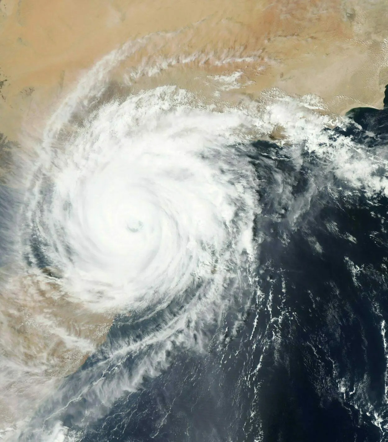 furacão na costa americana