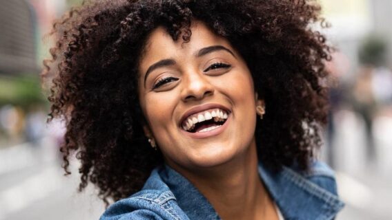 No poo: como lavar os cabelos sem agredir os fios