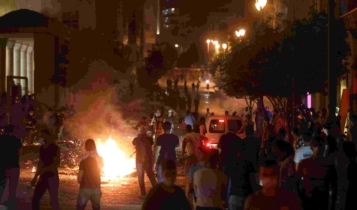 protestos no líbano após explosões em Beirute
