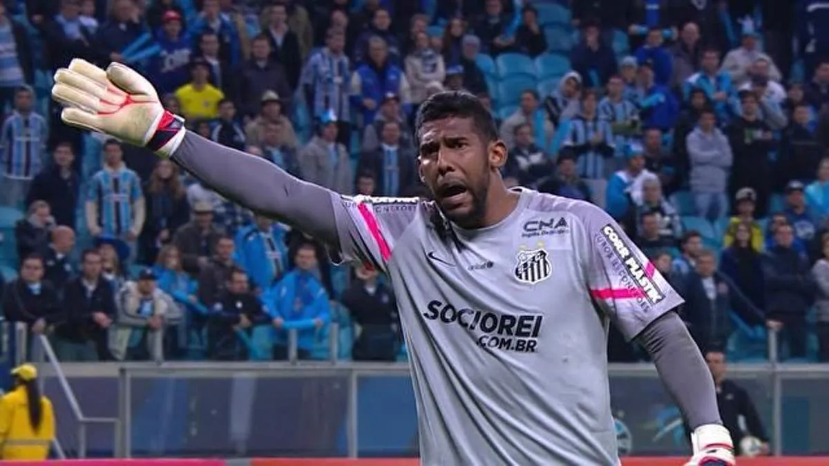 Goleiro Aranha reclama de ofensas racistas na Arena do Grêmio em 2014