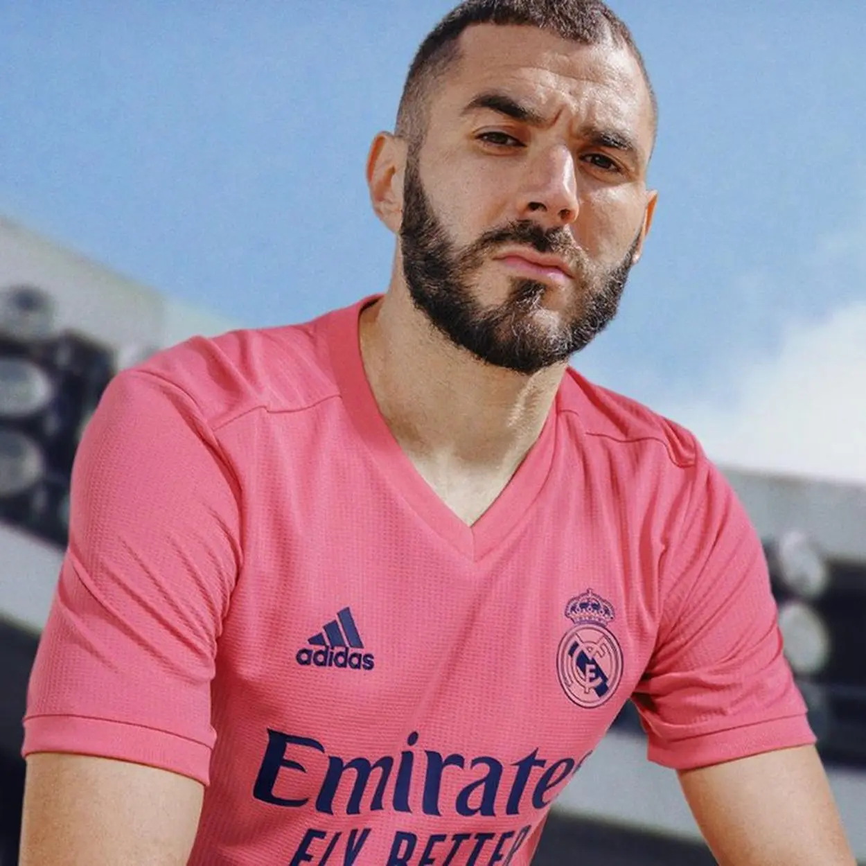 Camisa rosa dao Real Madrid modelo 20/21
