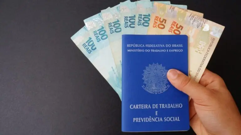 Não recebeu a primeira parcela do 13º salário? veja o que fazer