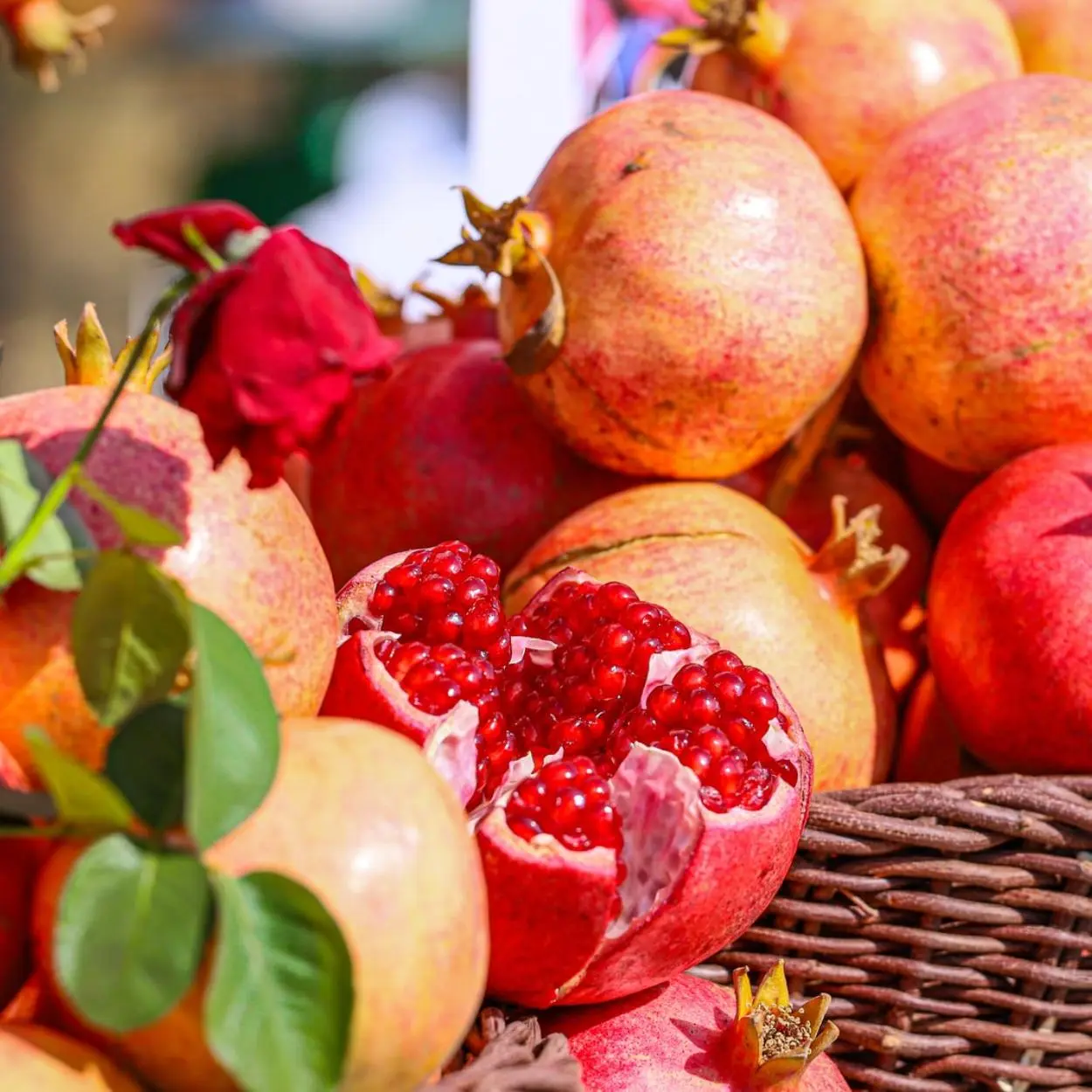 Simpatia de romã para prosperidade