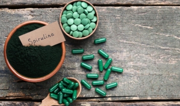 Spirulina em pó e comprimido