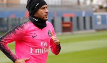 Neymar usa uniforme da Nike em treino do PSG